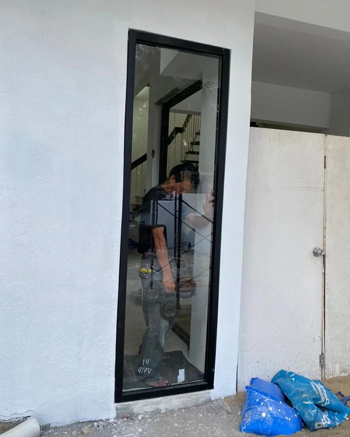 Replacing a faulty sliding door panel