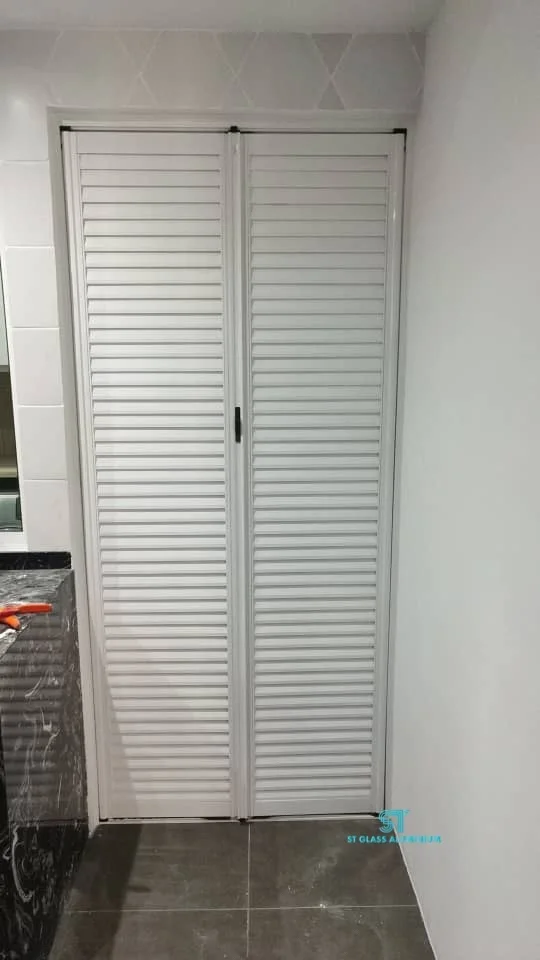 Bifold Louvred