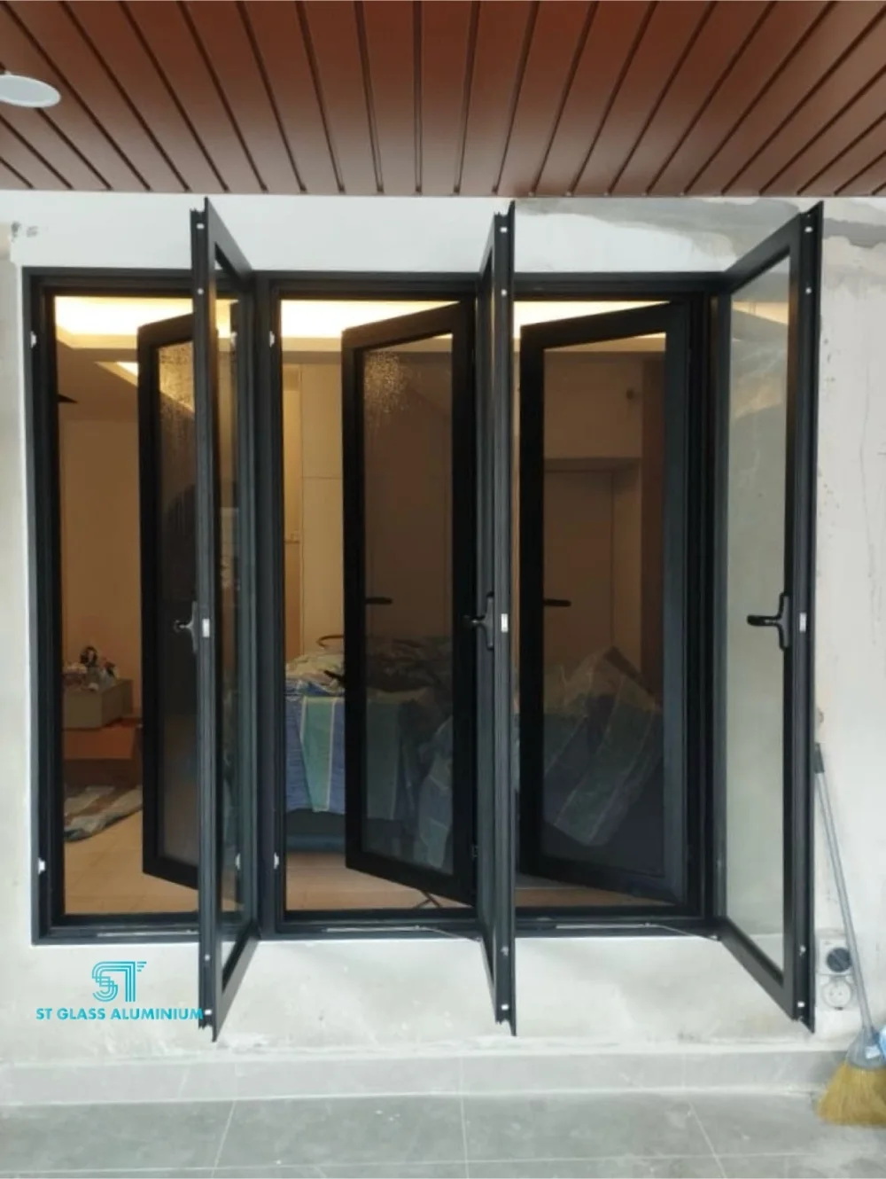 Multipoint Window With Security Mesh