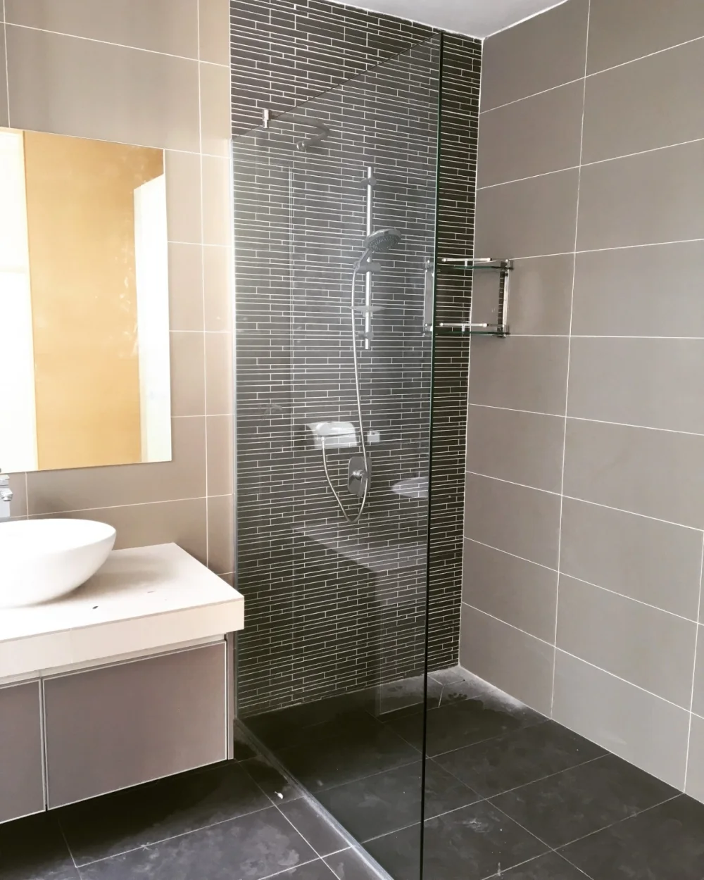Shower Screen