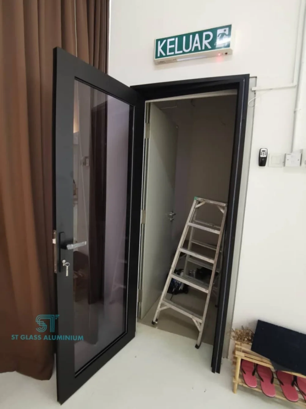 Swing Door