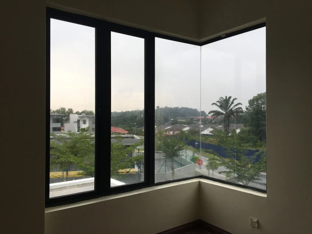 Multipoint Casement Window