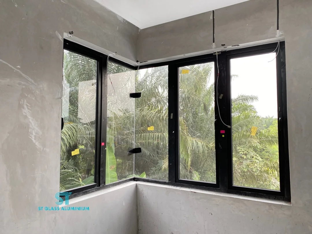 Multipoint Casement Window — Window Series by ST Glass Aluminium — photo 1