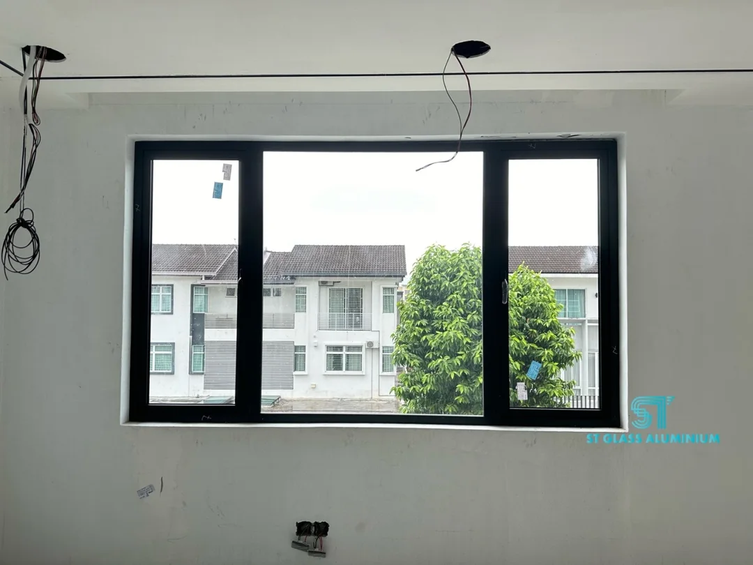 Multipoint Casement Window With Fixed Glass Window — Window Series by ST Glass Aluminium — photo 1