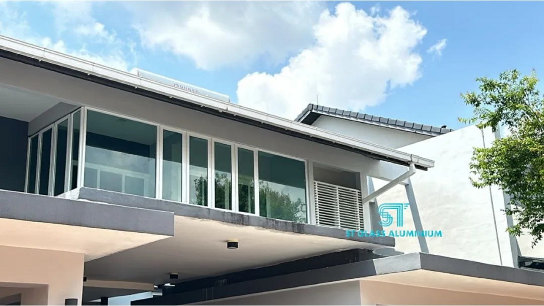 Multipoint Window With Fixed Glass — Window Series by ST Glass Aluminium — photo 1