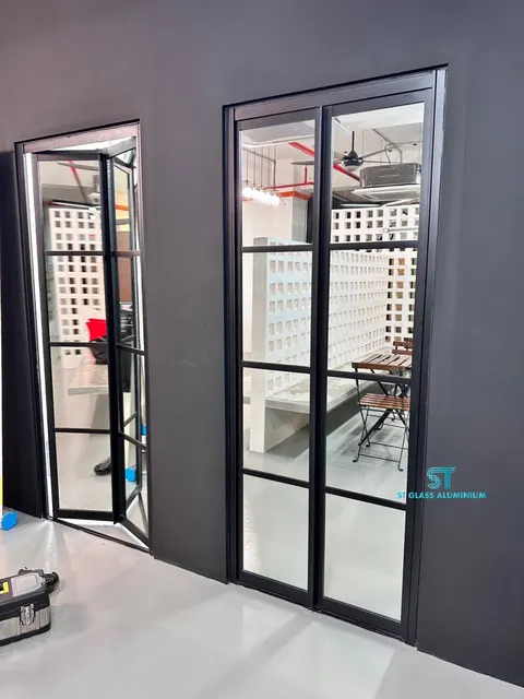 Bifold Mirror — Bifold Door by ST Glass Aluminium thumbnail 2