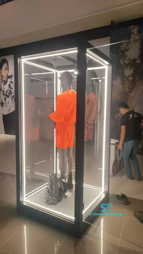 Aluminium Showcase — Cabinet Series by ST Glass Aluminium thumbnail 3