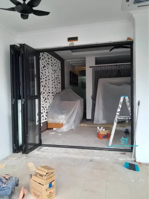 2in1 Folding With Window — Folding Door by ST Glass Aluminium thumbnail 4