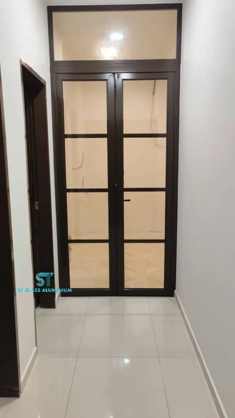 Folding Door With Fixed Glass — Folding Door by ST Glass Aluminium thumbnail 1
