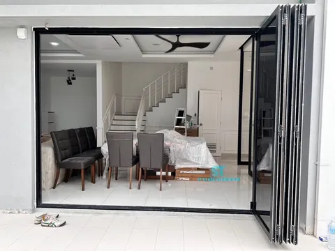 Folding Glass Door — Folding Door by ST Glass Aluminium thumbnail 4