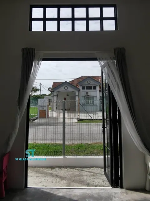 Lattice Folding Door — Folding Door by ST Glass Aluminium thumbnail 2