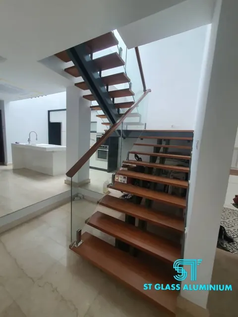 Glass Staircase — Glass Staircase by ST Glass Aluminium thumbnail 2