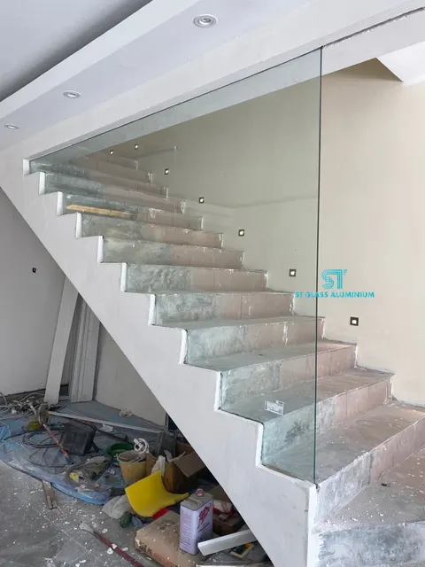 Tempered Clear Glass Staircase