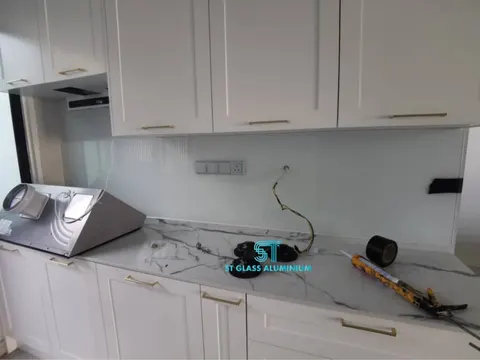 Kitchen Colour Glass — Mirror, Backsplash & Colour Glass by ST Glass Aluminium thumbnail 2