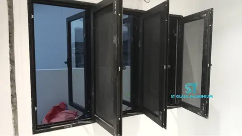 Multipoint Window With Mesh