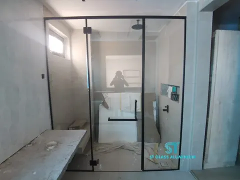 Black Series Shows Screen — Shower Screen by ST Glass Aluminium thumbnail 2