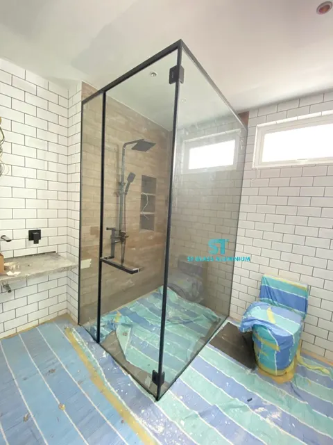 Black Series Shows Screen — Shower Screen by ST Glass Aluminium thumbnail 2