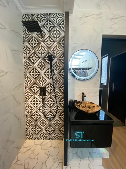 Lattice Design @ Shower Screen — Shower Screen by ST Glass Aluminium thumbnail 2