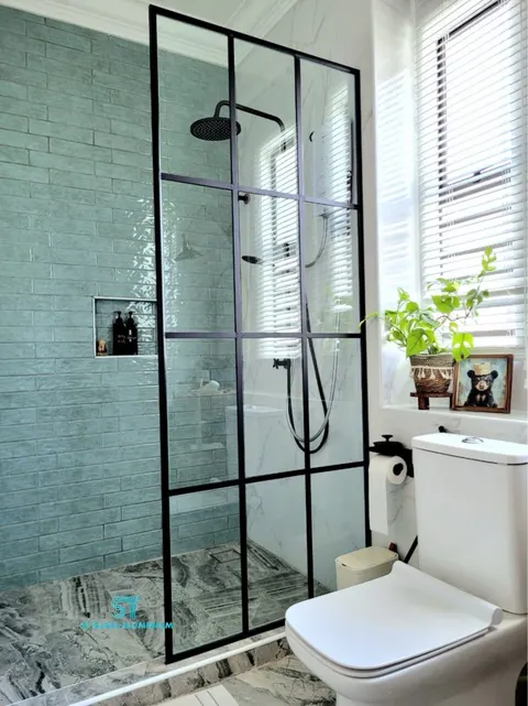 Lattice Shower Screen