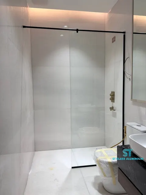 Shower Screen — Shower Screen by ST Glass Aluminium thumbnail 2
