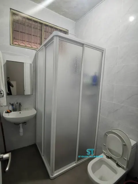 Shower Screen — Shower Screen by ST Glass Aluminium thumbnail 1