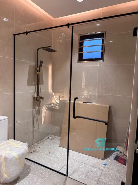 Shower Screen — Shower Screen by ST Glass Aluminium thumbnail 2