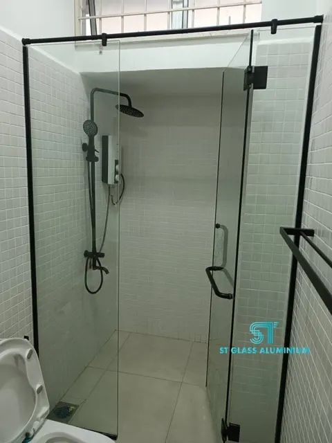Shower Screen — Shower Screen by ST Glass Aluminium thumbnail 1