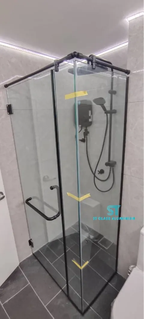 Shower Screen Door — Shower Screen by ST Glass Aluminium thumbnail 2