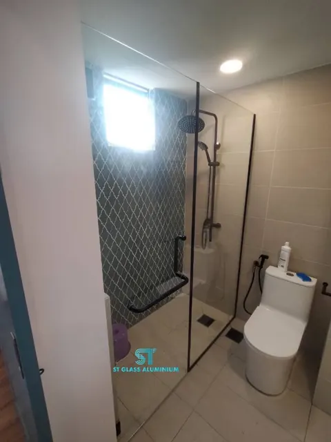 Shower Screen Door — Shower Screen by ST Glass Aluminium thumbnail 2