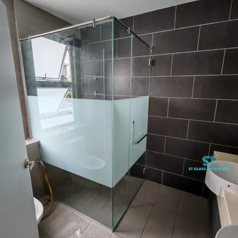 Shower Screen Door — Shower Screen by ST Glass Aluminium thumbnail 3