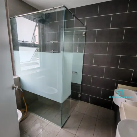Shower Screen Door — Shower Screen by ST Glass Aluminium thumbnail 2