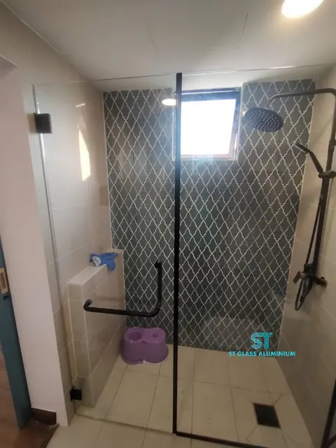 Shower Screen Door — Shower Screen by ST Glass Aluminium thumbnail 1