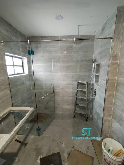 Shower Screen — Shower Screen by ST Glass Aluminium thumbnail 2
