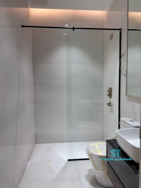 Shower Screen — Shower Screen by ST Glass Aluminium thumbnail 1