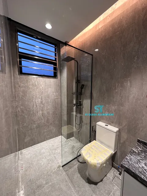 Shower Screen — Shower Screen by ST Glass Aluminium thumbnail 1