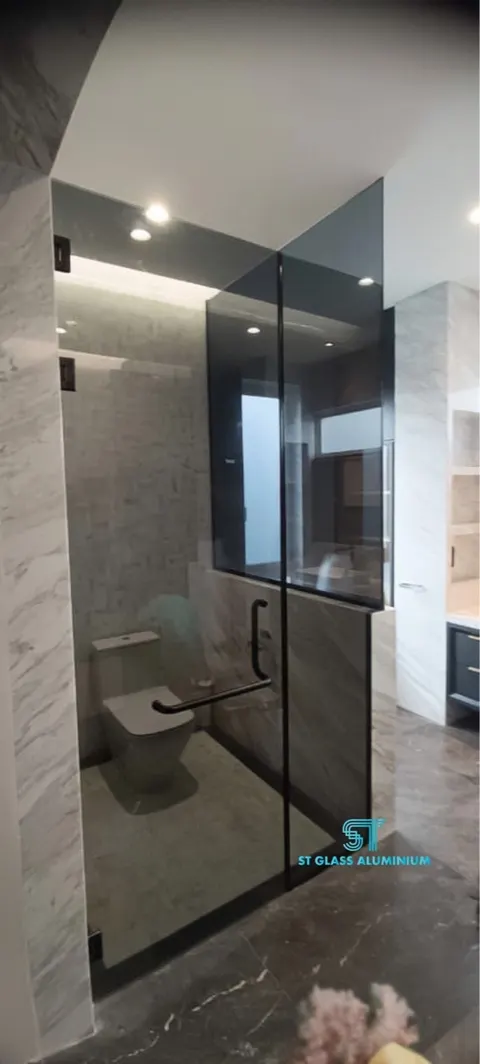 Shower Screen — Shower Screen by ST Glass Aluminium thumbnail 1
