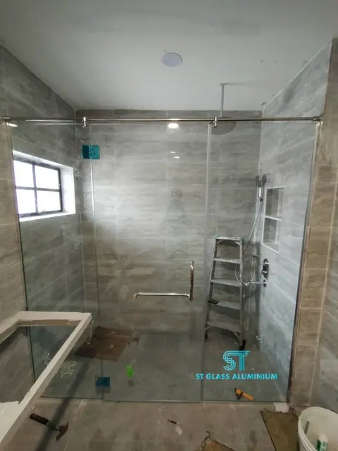 Shower Screen — Shower Screen by ST Glass Aluminium thumbnail 1