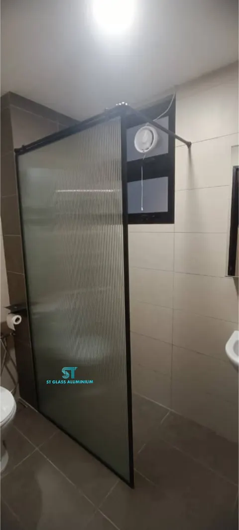 Shower Screen Fixed Rib Glass