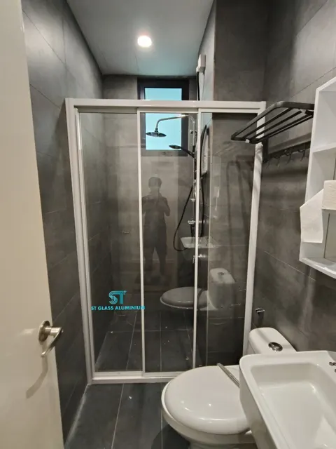 Shower Screen Sliding