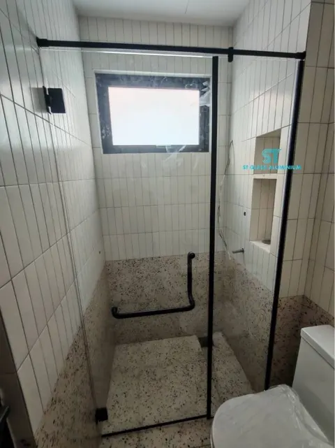 Shower Screen With Door