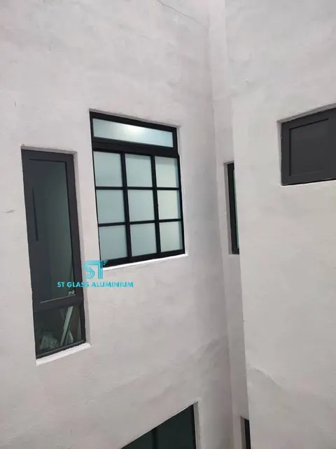 Economy Sliding Window
