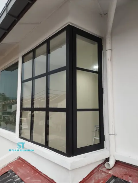 Fixed Glass With Multipoint Window — Window Series by ST Glass Aluminium thumbnail 1