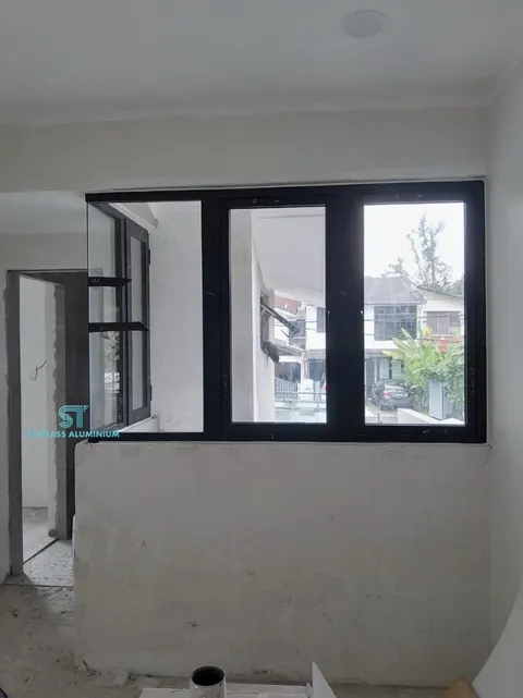 Multipoint Window With Fixed Glass — Window Series by ST Glass Aluminium thumbnail 3